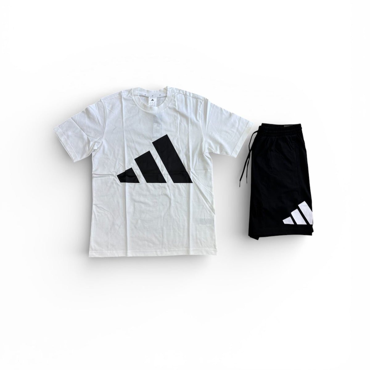 T-SHIRT+SHORT