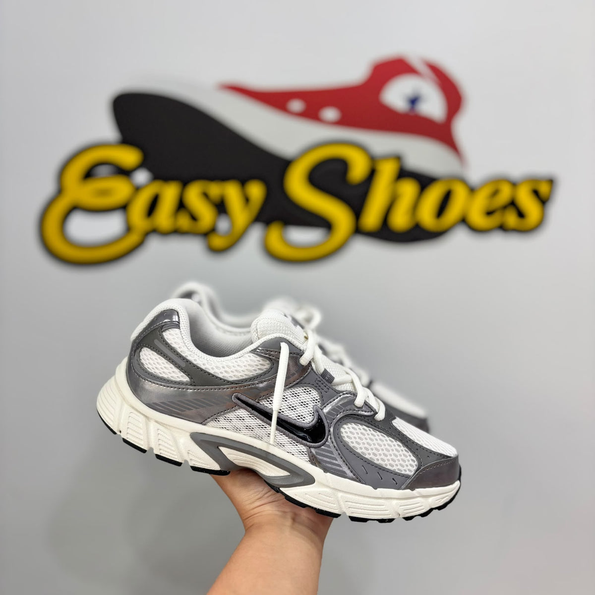V5 WHITE GREY